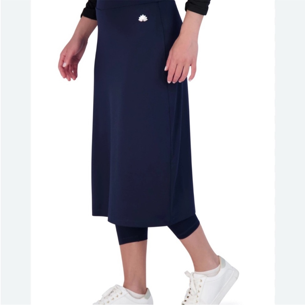Elegant Navy Midi Skirt - Picture 2 of 5
